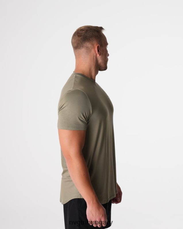 férfiak felsők B8T0BH761 NVGTN zsályaszínű műszakilag felszerelt póló